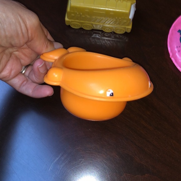 Bath toys pour and spin, bath books and toys - Picture 5 of 10